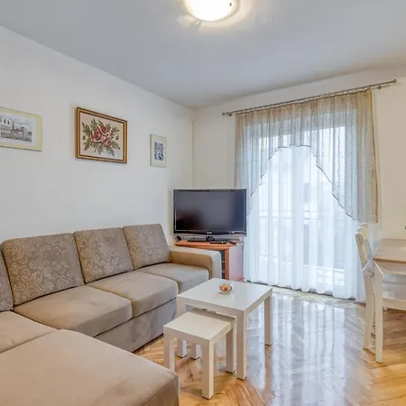 Ana Coki * 冯塔纳