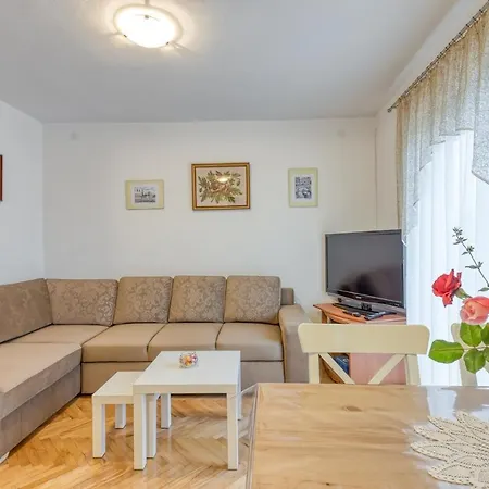 Ana Coki Apartment *